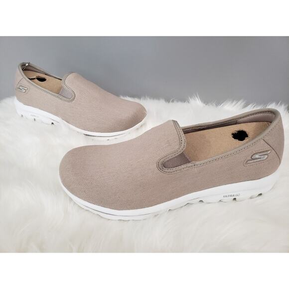 NEW Skechers GOwalk‎ Canvas Slip-On Shoes Taupe 9 WIDE walking athletic womens - Picture 1 of 8